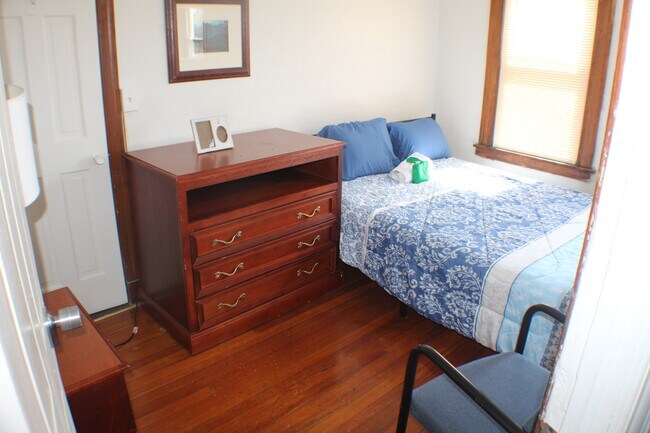 Foto del edificio - 49 Brownell Ave