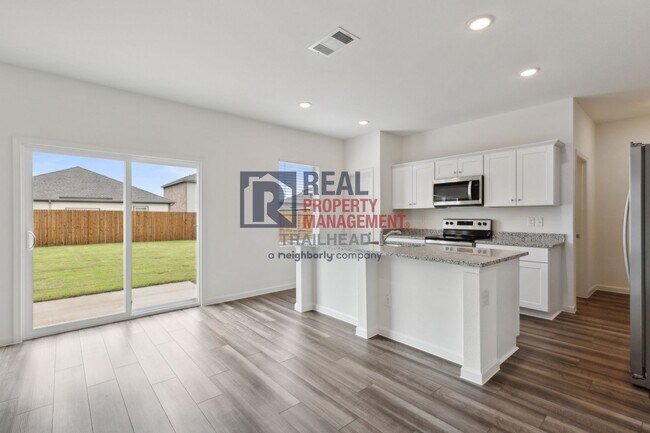 Foto del edificio - Attractive 4/2.5 Open Concept 2 Story Home