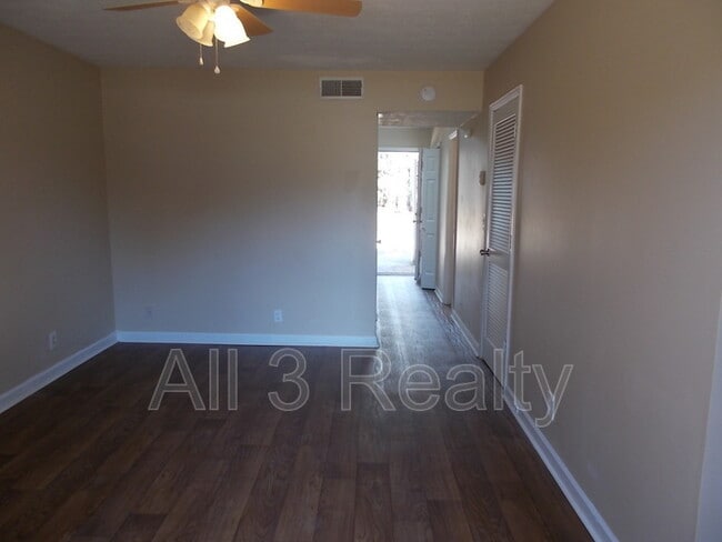 Foto del edificio - 470 S Jeff Davis Dr