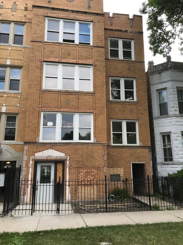 Primary Photo - 1514 S Christiana Ave