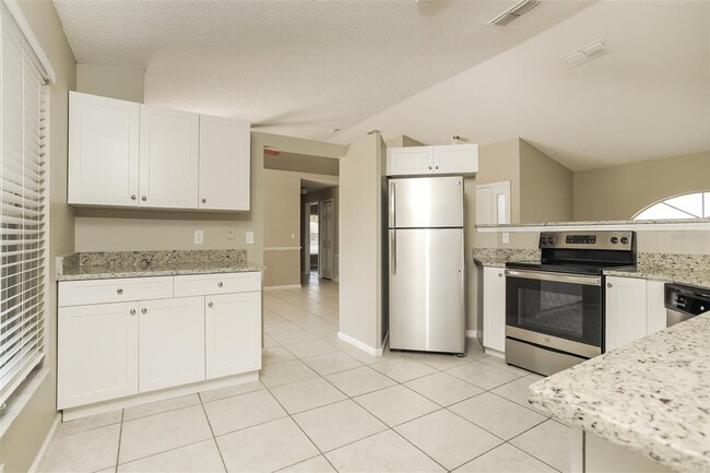 Building Photo - 557 Oak Branch Cir