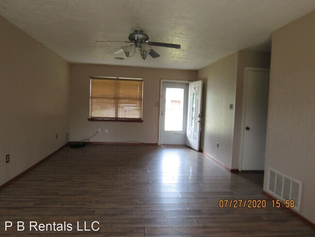 Building Photo - 3 br, 2 bath House - 230 Deer Dr