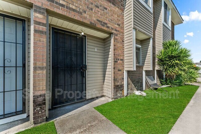 Building Photo - 8756 Elvin Dr
