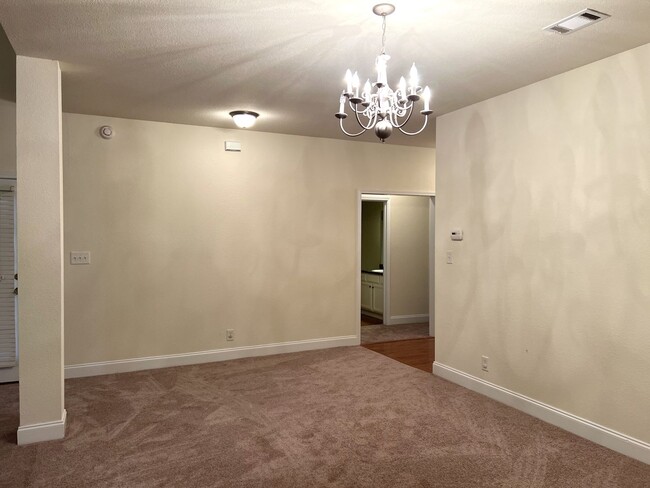 Building Photo - Minutes away from Geico, YKK and Downtown ...