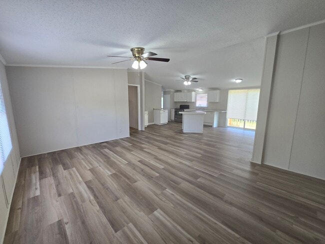 Foto del edificio - New Listing!!