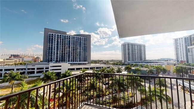 Foto del edificio - 5300 NW 85th Ave