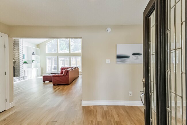 Foto del edificio - 3911 Cherry Forest Dr