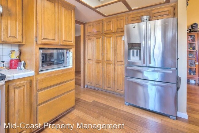Building Photo - 4 br, 3 bath House - 2000 Traffic Way