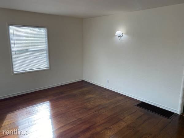 Building Photo - 1 br, 1 bath 4plex - 1241 E 22nd St
