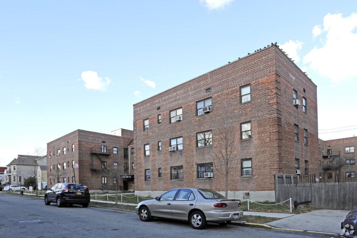 1474014744 73rd Ave, Flushing, NY 11367 Apartments in Flushing, NY