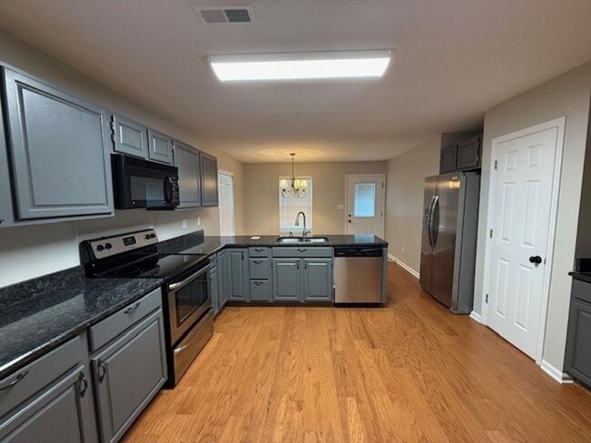 Building Photo - BEAUTIFUL 3 BEDROOM CONDO IN THE HARDIN VALLEY AREA!!!