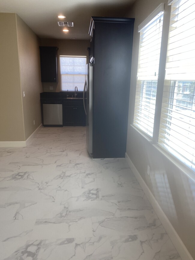 Kitchen / Dining Area - 678 W Tramonto Dr