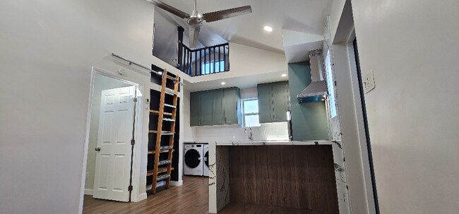 Foto del edificio - 6611 Winnetka Ave