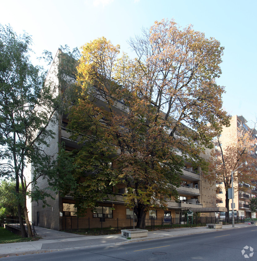 Primary Photo - Baintree Apartments