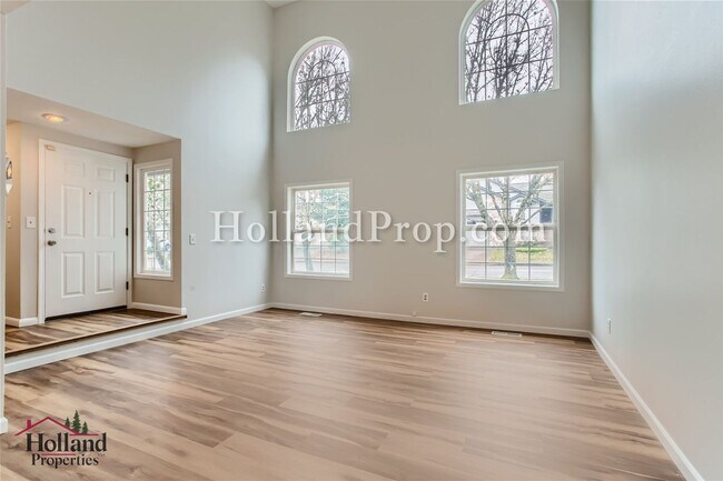 Foto del edificio - Fabulous home in desirable neighborhood of...