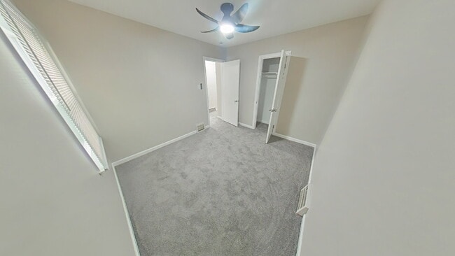 Building Photo - " 2-Bed Home with Gleaming Hardwood Floors...