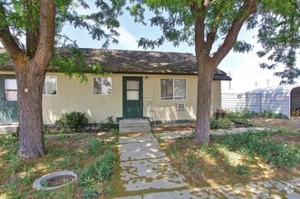 Building Photo - 421 NE 3rd St