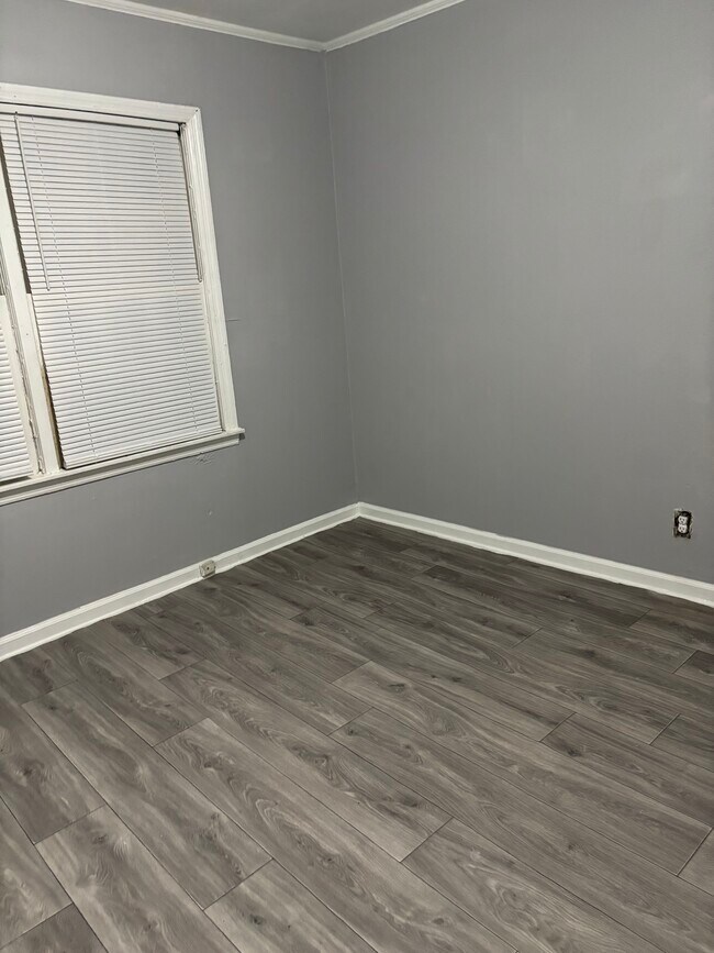 Foto del edificio - 705 Cecelia Ave