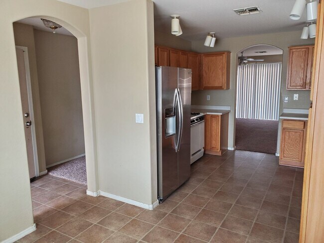 Foto del edificio - Great 3 Bedroom, Cul-de-Sac, All Appliances!