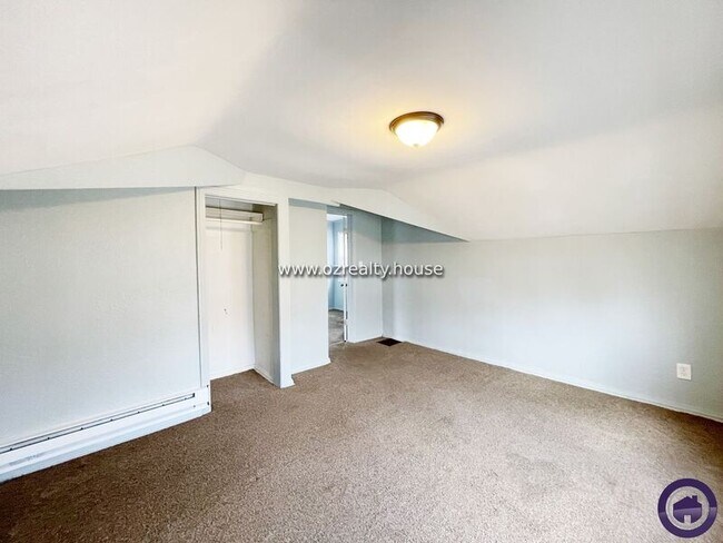 Foto del edificio - 1263 Crestwood Rd