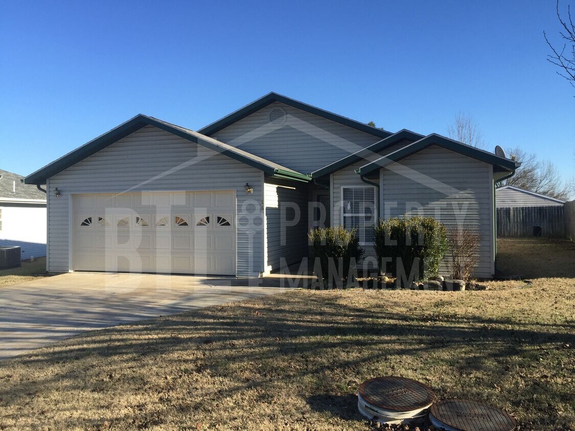 Foto principal - Now Available in Highlands Subdivision!