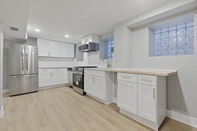 Foto del edificio - 3716 N Racine Ave