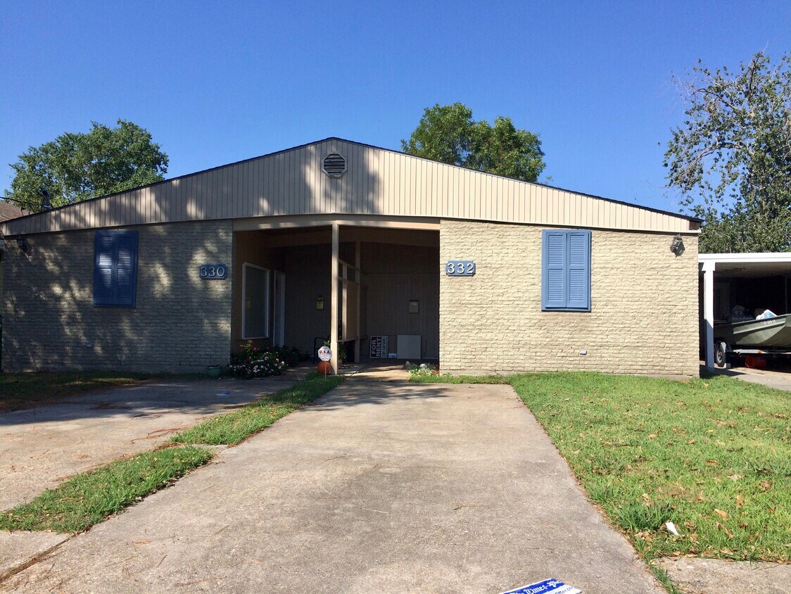 Primary Photo - 332 N Starrett Rd