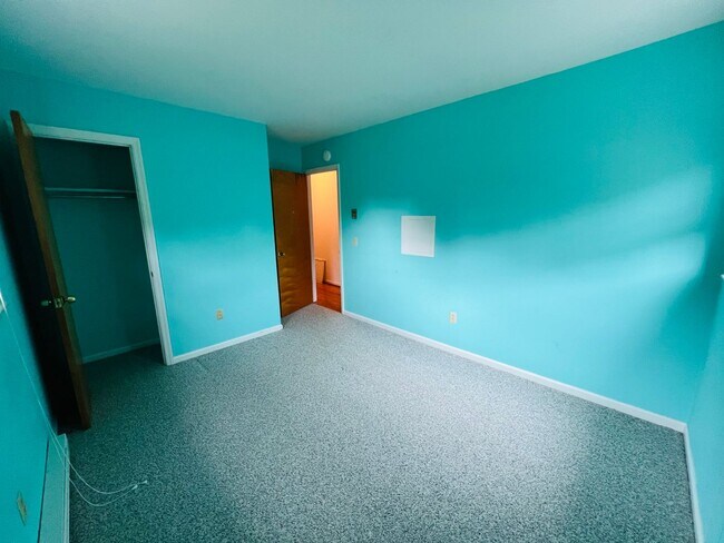 Foto del edificio - 401 Apperson Dr
