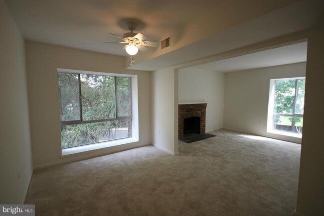Building Photo - 3722 Persimmon Cir