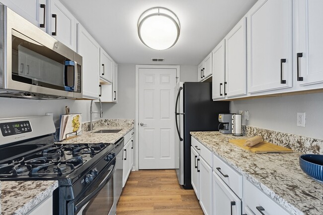 Ask Us About Our Renovated Apartments! - Fieldpointe of St. Louis