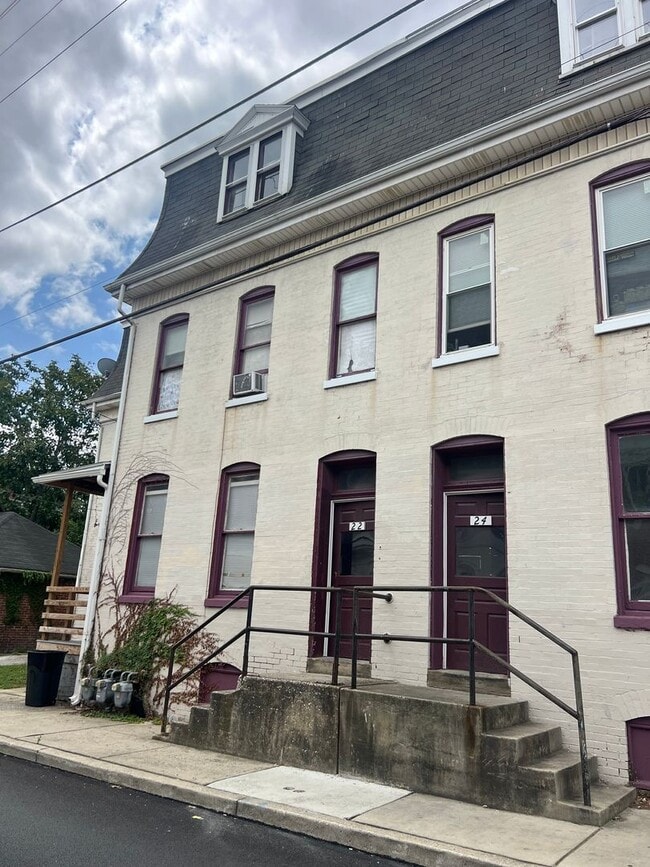 Building Photo - 22 N Hartley St