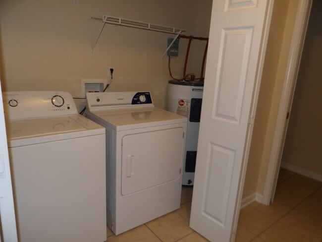 Building Photo - Creekside Townhomes, Enterprise, AL