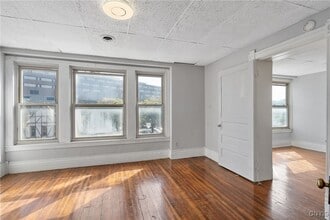 Building Photo - 319 N Salina St