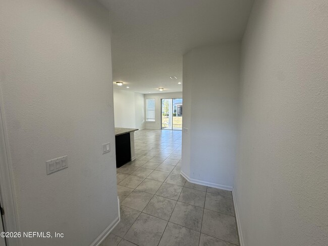 Building Photo - 136 Pinebury Ln