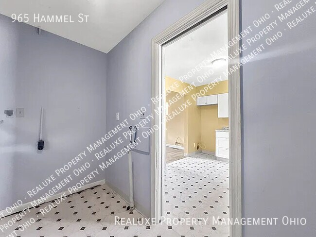 Building Photo - 965 Hammel St