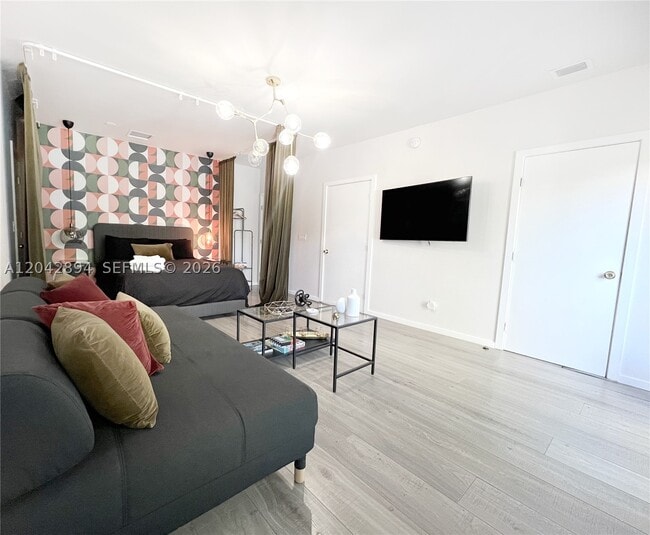 Foto del edificio - 513 SW 18th St