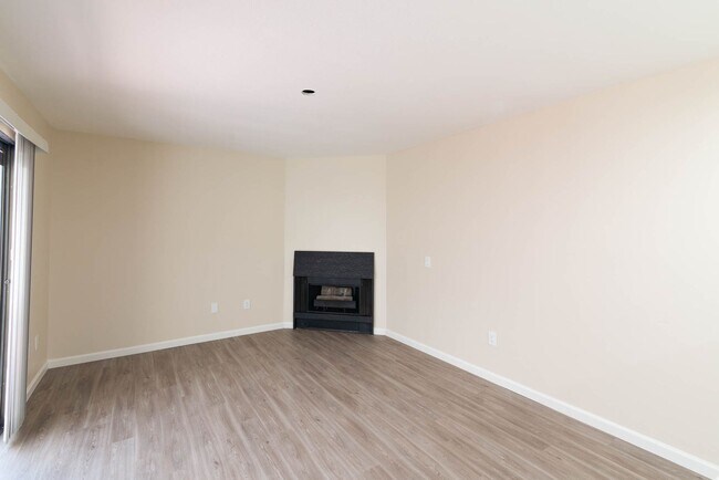 Building Photo - Welcome to 679 E Palm- Redlands, CA***1/2 ...