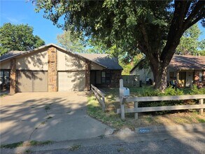 Building Photo - 1008 N Turtle Creek Dr