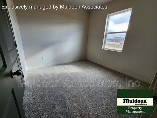 Building Photo - 896 S Harmony Dr