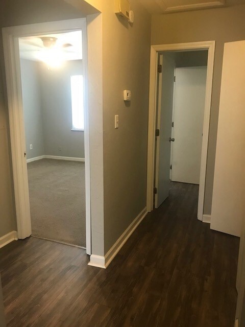 Building Photo - 306 White Dr