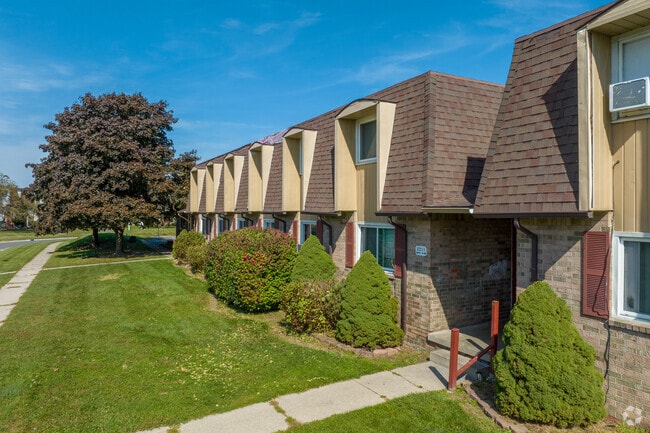 Building Photo - Brookhill Apartments