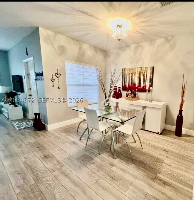 Foto del edificio - 2772 SW 121st Ave