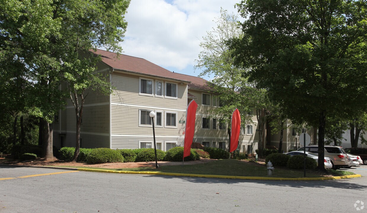 Water Vista Apartments in Lawrenceville, GA