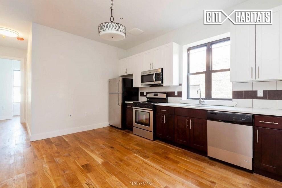 Primary Photo - 1605 Lincoln Pl