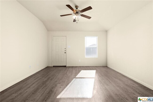 Foto del edificio - 5703 Rustler Dr