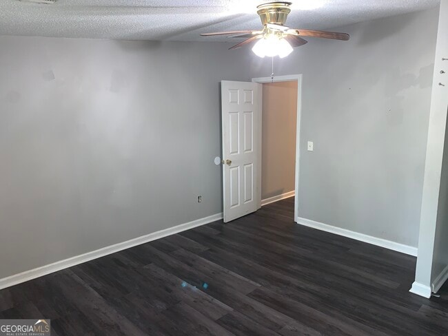 Building Photo - 2502 Rosebud Rd