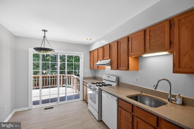 Building Photo - 4277 Fox Lake Dr