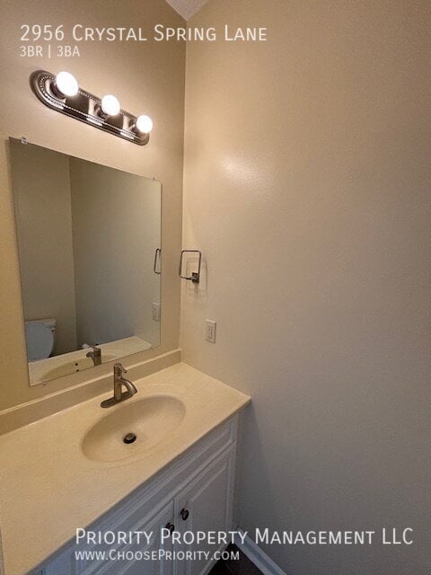 Foto del edificio - 2956 Crystal Spring Ln