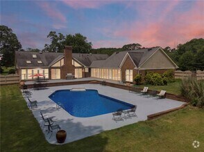 Building Photo - 1061 GA-92
