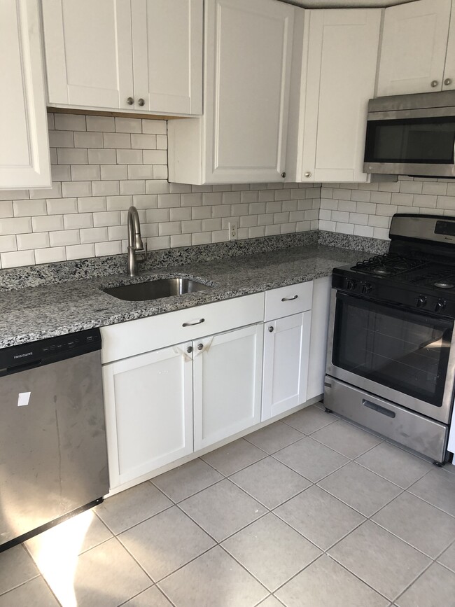 Kitchen newly renovated with stainless steel appliances - 5 Robert Rd